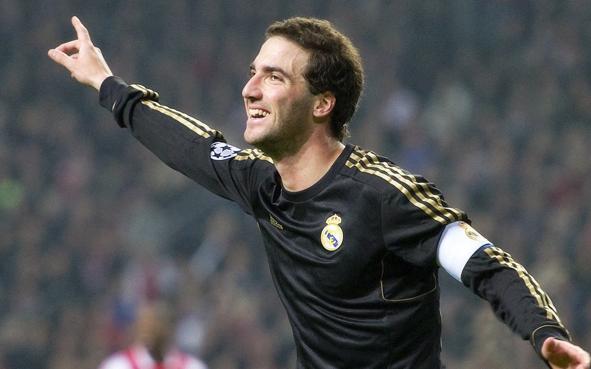 令人热血沸腾的“冠军夜”完美回顾，冠军会是谁